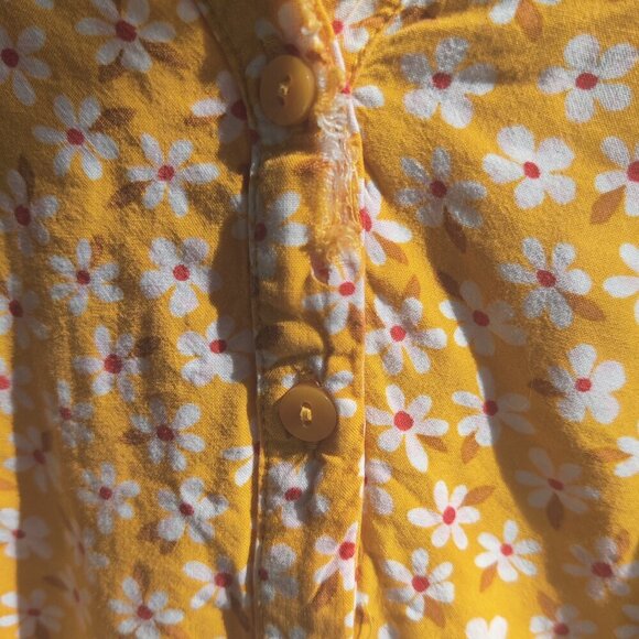 Blouse in Yellow Cotton by Old Navy, a Long Sleeve Daisy Print, V-neck pullover - Picture 3 of 6
